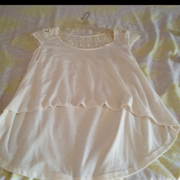 4 tops - Picture 3 of 16